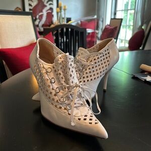 Vintage Versace Ivory Lace Up Pumps Size 8